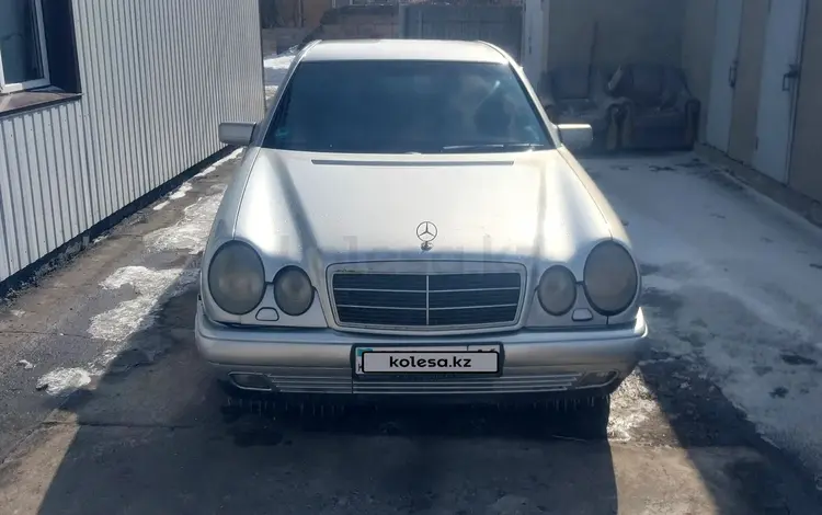 Mercedes-Benz E 230 1997 годаүшін2 550 000 тг. в Семей