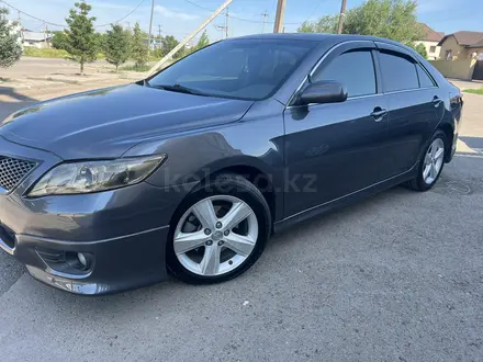 Toyota Camry 2010 года за 7 800 000 тг. в Караганда – фото 2