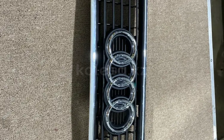 Решётка радиатора — Audi A6 C5 2001-2005 за 8 000 тг. в Алматы