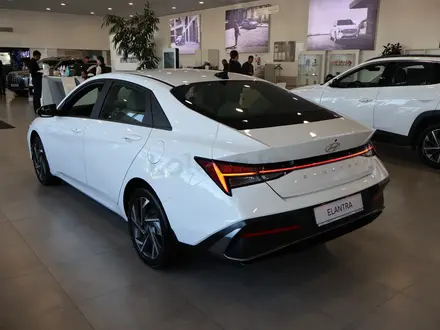 Hyundai Elantra Luxe 2024 года за 14 390 000 тг. в Астана – фото 4