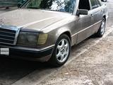 Mercedes-Benz E 230 1992 года за 500 000 тг. в Экибастуз – фото 2
