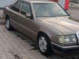 Mercedes-Benz E 230 1992 года за 500 000 тг. в Экибастуз – фото 4