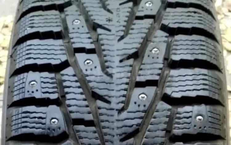 NOKIAN 7 SUV 225.65.17 БРЕНДОВЫЕ шипованные шины за 180 000 тг. в Караганда