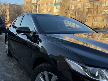 Toyota Camry 2023 года за 17 700 000 тг. в Костанай – фото 22