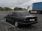 Mercedes-Benz E 220 1992 года за 1 200 000 тг. в Павлодар
