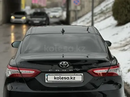 Toyota Camry 2019 года за 14 500 000 тг. в Алматы – фото 5