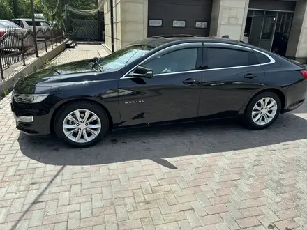 Chevrolet Malibu 2020 года за 10 900 000 тг. в Алматы – фото 2