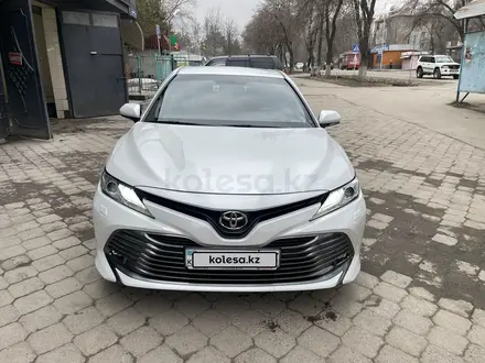 Toyota Camry 2019 года за 16 000 000 тг. в Алматы