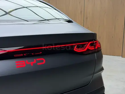BYD Qin L DM-i Leading 2025 года за 10 300 000 тг. в Павлодар – фото 15
