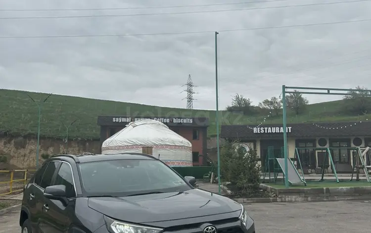 Toyota RAV4 2019 года за 8 750 000 тг. в Алматы