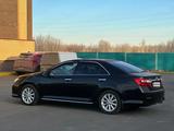 Toyota Camry 2013 года за 5 500 000 тг. в Актобе – фото 3