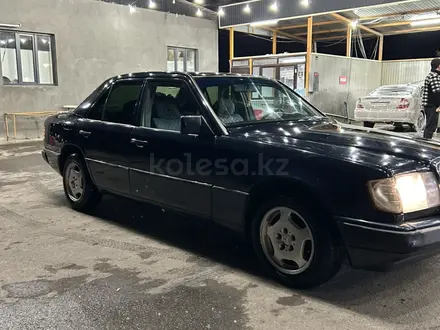 Mercedes-Benz E 260 1989 года за 1 000 000 тг. в Шымкент – фото 3