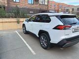 Toyota RAV4 2021 годаүшін15 900 000 тг. в Актобе – фото 3