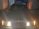 Mercedes-Benz E 200 1992 года за 1 150 000 тг. в Караганда – фото 3