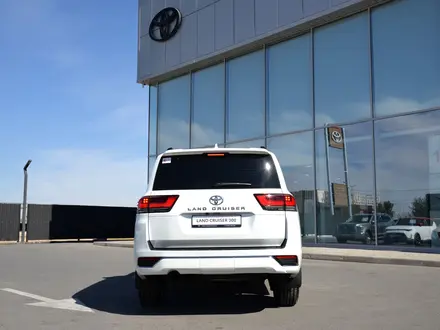 Toyota Land Cruiser Premium+ 2025 года за 71 890 000 тг. в Шымкент – фото 4