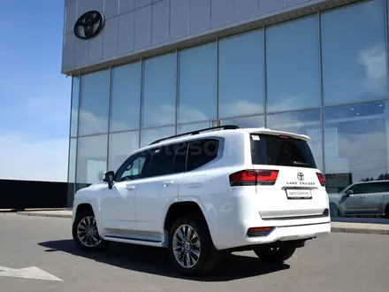 Toyota Land Cruiser Premium+ 2025 года за 71 890 000 тг. в Шымкент – фото 2