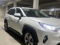 Toyota RAV4 2020 года за 15 000 000 тг. в Актау – фото 2