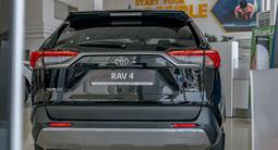 Toyota RAV4 Prestige 2025 года за 20 990 000 тг. в Жезказган – фото 2
