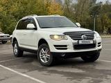 Volkswagen Touareg 2008 года за 6 490 000 тг. в Кокшетау – фото 2