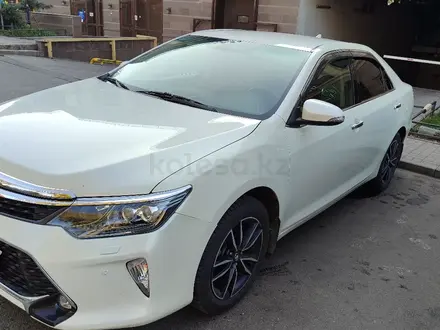 Toyota Camry 2017 года за 11 200 000 тг. в Алматы