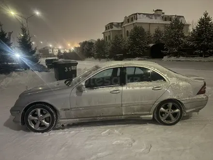 Mercedes-Benz C 230 2006 года за 4 000 000 тг. в Астана – фото 7