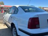 Volkswagen Passat 1999 года за 1 450 000 тг. в Тараз – фото 2