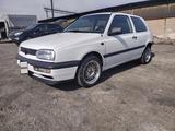 Volkswagen Golf 1994 годаүшін1 300 000 тг. в Усть-Каменогорск