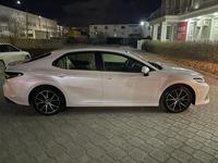 Toyota Camry 2022 года за 15 500 000 тг. в Актау