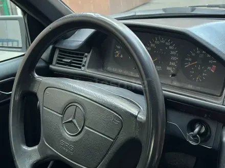 Mercedes-Benz E 320 1995 года за 2 650 000 тг. в Алматы – фото 16