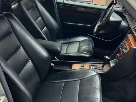 Mercedes-Benz E 320 1995 года за 2 650 000 тг. в Алматы – фото 18