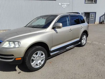 Volkswagen Touareg 2005 года за 3 850 000 тг. в Караганда – фото 4