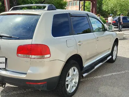 Volkswagen Touareg 2005 года за 3 850 000 тг. в Караганда – фото 8
