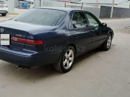 Toyota Camry 1997 года за 2 800 000 тг. в Алматы – фото 5