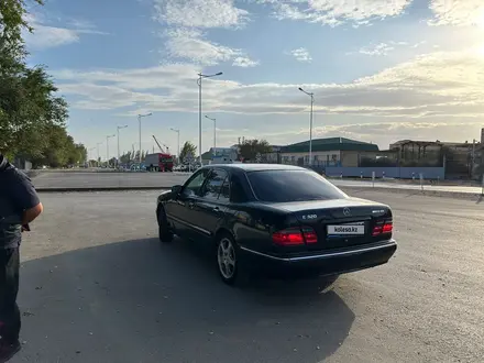 Mercedes-Benz E 280 2000 года за 4 200 000 тг. в Кызылорда – фото 2