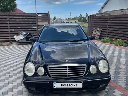 Mercedes-Benz E 200 2001 года за 4 900 000 тг. в Астана – фото 3