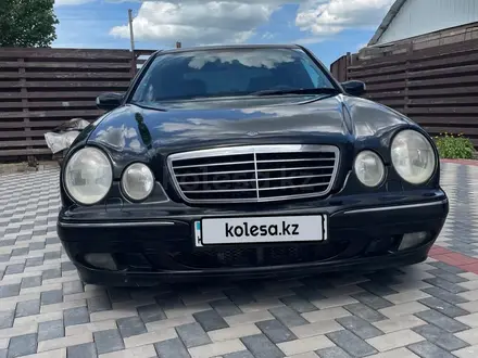 Mercedes-Benz E 200 2001 года за 4 900 000 тг. в Астана – фото 7