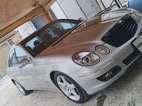 Mercedes-Benz E 320 2004 годаfor7 000 000 тг. в Астана