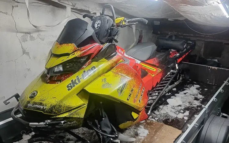 Снегоход brp ski-doo summit 859 E-TEC платформа G4үшін10 000 тг. в Риддер