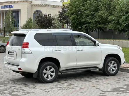 Toyota Land Cruiser Prado 2013 года за 14 350 000 тг. в Актобе – фото 2