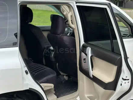 Toyota Land Cruiser Prado 2013 года за 14 350 000 тг. в Актобе – фото 15