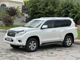 Toyota Land Cruiser Prado 2013 года за 14 350 000 тг. в Актобе