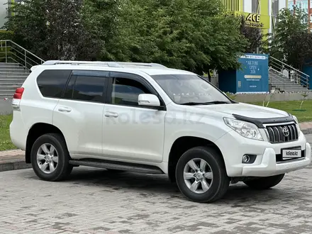 Toyota Land Cruiser Prado 2013 года за 14 350 000 тг. в Актобе – фото 3