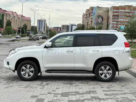 Toyota Land Cruiser Prado 2013 года за 14 350 000 тг. в Актобе – фото 6