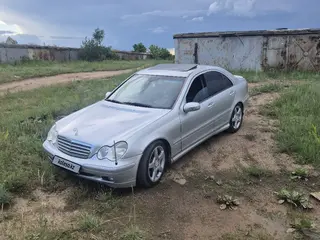Mercedes-Benz C 230