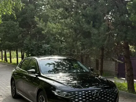 Hyundai Grandeur 2021 года за 14 200 000 тг. в Алматы – фото 2