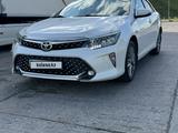 Toyota Camry 2017 года за 12 300 000 тг. в Шымкент – фото 2