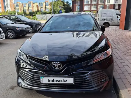 Toyota Camry 2018 года за 13 000 000 тг. в Астана – фото 9