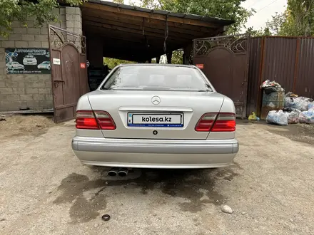 Mercedes-Benz E 320 2001 года за 3 800 000 тг. в Шымкент – фото 5