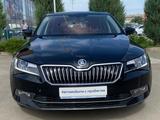 Skoda Superb 2019 года за 11 990 000 тг. в Уральск – фото 2