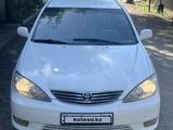 Toyota Camry 2005 годаүшін4 000 000 тг. в Алматы – фото 2